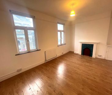 3 bedroom flat to rent - Photo 1