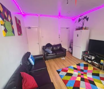 5 Bed - 26 Hessle View, Hyde Park, Leeds - LS6 1ER - Student - Photo 1