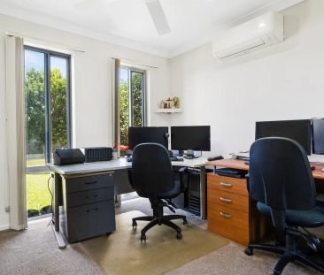 Stunning Family Home Offering Style, Space & Convenience - Photo 3