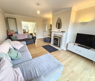 3 bedroom semi-detached bungalow to rent - Photo 1
