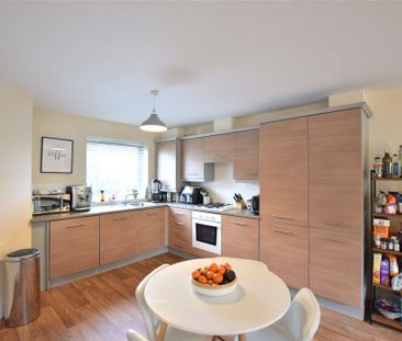 3 bedroom semi-detached house to rent - Photo 6