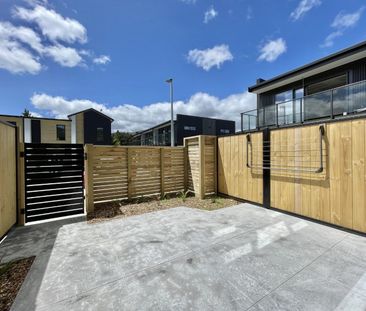 Modern 2-Bedroom Home in Wainuiomata - Photo 4
