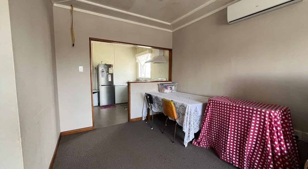 Hamilton East Cutie - Photo 1