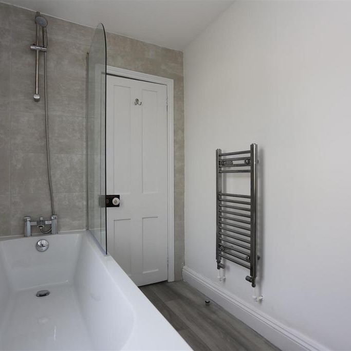 2 bedroom maisonette to rent - Photo 1