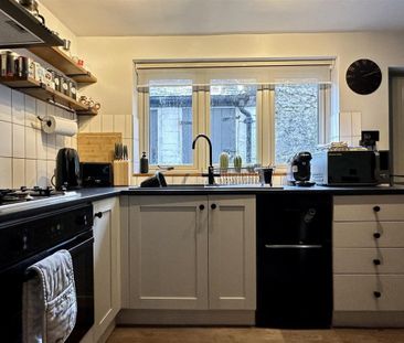 High Street, Tideswell - Photo 4