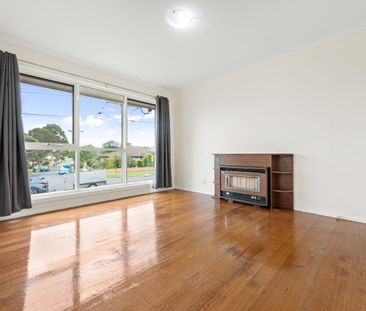 Spacious Family Home in Prime Location - Photo 1