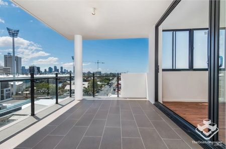 Contemporary Inner-City Living Outstanding location & outlook Everything right on your door step - Photo 5