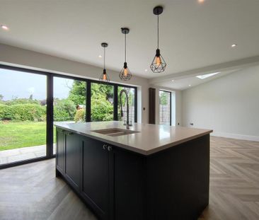4 bedroom semi-detached house to rent - Photo 3