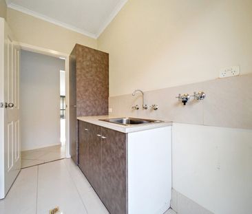 SPACIOUS FAMILY HOME with SOLAR PANELS IN DESIRABLE LOCATION - Photo 5