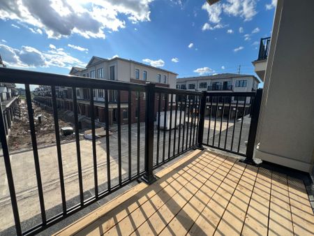 For Lease - 6 Matawin Lane, Richmond Hill, Ontario - Photo 3