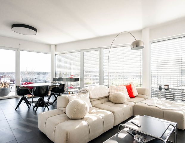 Luxuriöses Neubaupenthouse mit Fahrstuhl in die Wohnung, Einbauküche und Stellplätzen am Lenkwerk - Photo 1