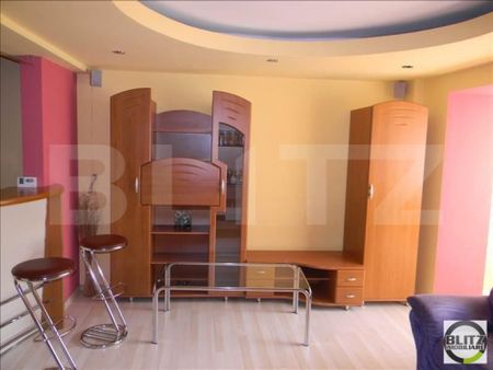 Apartament, 3 camere, 70 mp, zona strazii Plopilor! - Photo 2