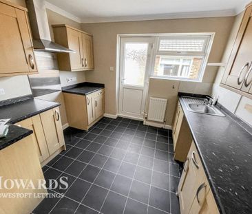3 bedroom detached bungalow to rent - Photo 1