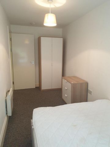 3 bedroom flat to rent - Photo 3