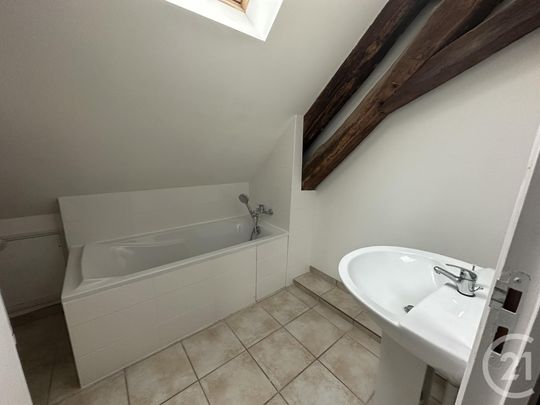Location Appartement 4 pièces 92m² GUERIGNY 58130 - Photo 1