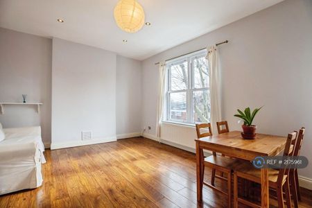 2 bedroom flat to rent - Photo 5