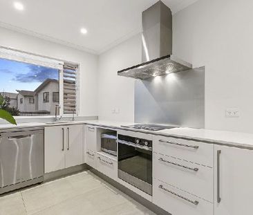 Property Management2 Flounder Rd, Hobsonville - House for Rent - Photo 1