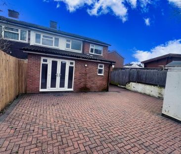 1 bedroom in a house share to rent - Photo 1
