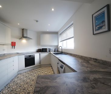 94 Caernarfon Road - Photo 1