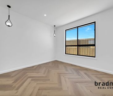 Contemporary Family Home for Lease - Style, Space & Comfort - Photo 6