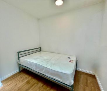 3 Bed Flat, Acton, W3 - Photo 1