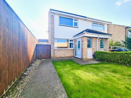2 bedroom semi-detached house to rent - Photo 5