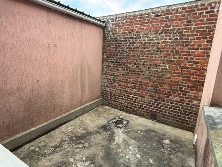MAISON A LOUER DISPONIBLE DE SUITE A LA NEUVILLE BOSMONT Composée au rez-de-chaussée d'un séjo... - Photo 4