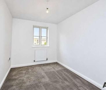 Kidman Close, Gidea, RM2 - Photo 2