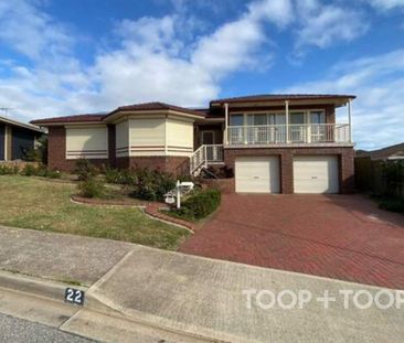 Spacious Coastal Family Home - Photo 5