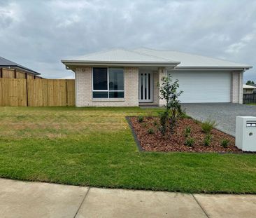 Stunning brand new 4 bedroom home! - Photo 4