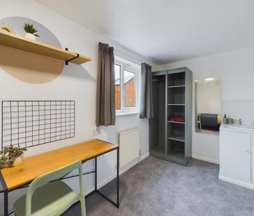 1 bedroom in a house share to rent - Photo 5