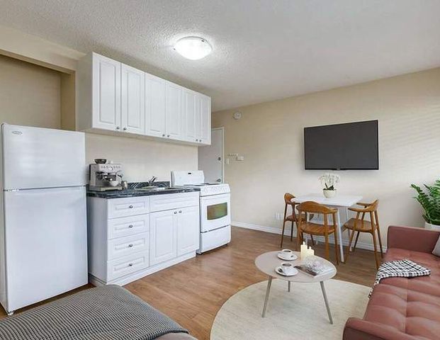 Collingwood House | 1502 Main Street, Saskatoon - Photo 1