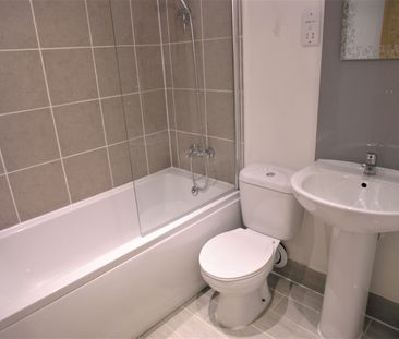 High Street, Kingswinford - Photo 6