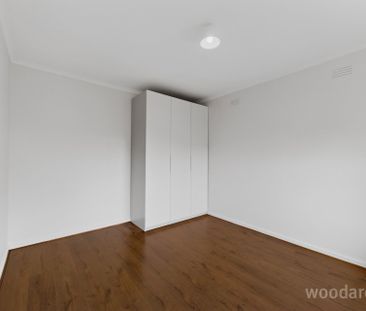 Comfort Inside, Impressive Space Outside - Photo 4