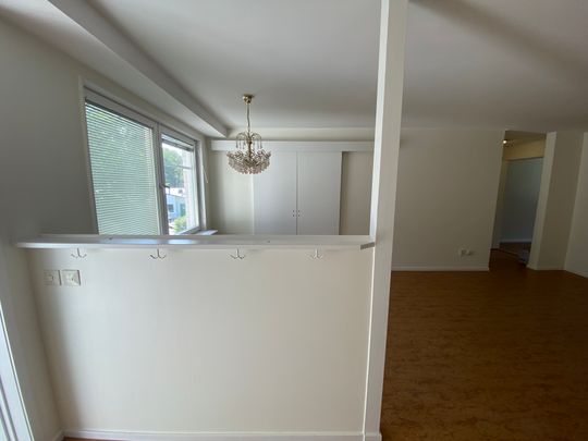 Bromsbodavägen, Upplands Väsby - Photo 1