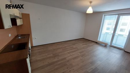 Pronájem bytu 1+kk v osobním vlastnictví 35 m², Slavkov u Brna - Фото 2