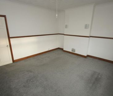 2 bedroom end of terrace house to rent - Photo 5