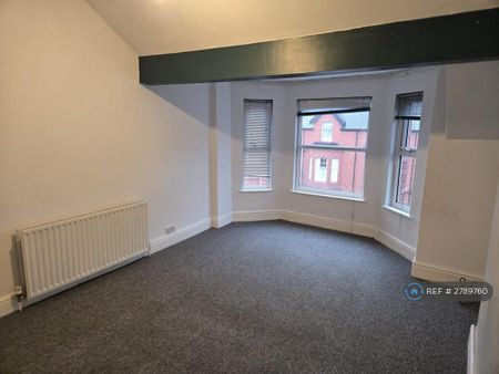 3 bedroom maisonette to rent - Photo 3
