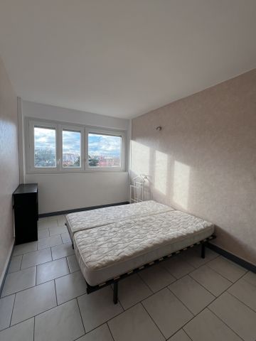 APPARTEMENT T3 MEUBLE - VILLEURBANNE Villeurbanne (69100) Le bien en vidéo - Photo 3