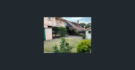 BEACHSIDE ART DECO GEM - GROUND FLOOR WITH COMMUNAL GARDEN! - Photo 2