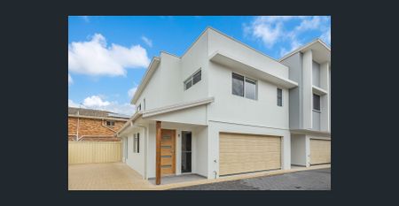 TOWN HOUSE 7 MINUTES FROM THE BEACH - Photo 5