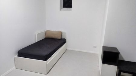 Beverly Hills - Photo 2