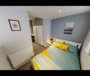 Room in a Shared House, Strawberry Road, M6 - Photo 3