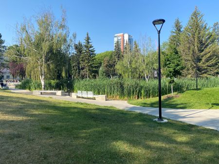 Hillcrest Manor - Photo 3