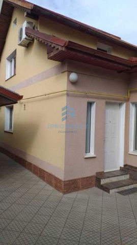 Lacul Morii CasA 5 Camere - Curte Generoasa - Loc De Parcare - Fotografie 3