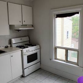 2-bedroom + Den Upper near Bloor and Dufferin - Photo 3