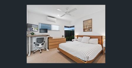 Stunning Contemporary Family Home - - Photo 3