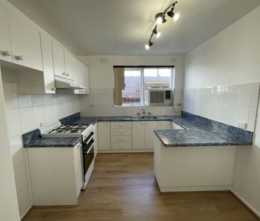 Ground Floor Apartment - Photo 3