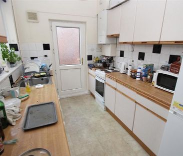 4 bedroom private hall to rent - Photo 5
