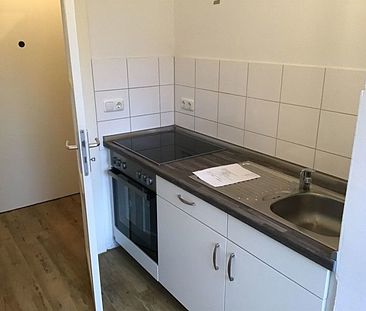 Tolle, renovierte 1,5-Zimmer-Wohnung im Dachgeschoss - Foto 2